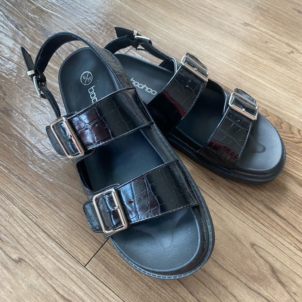 Boohoo - Wide Width Black Croc Sandal - Size 8 Wide